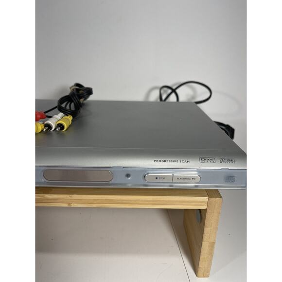 Philips DVP642/37 DivX-Certified Progressive Scan DVD Player Remote + Cables - Picture 6 of 9